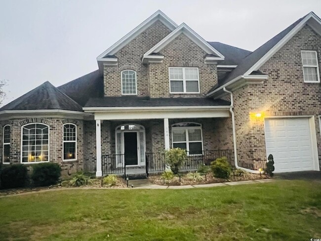 Photo - 584 Summerhill Dr House