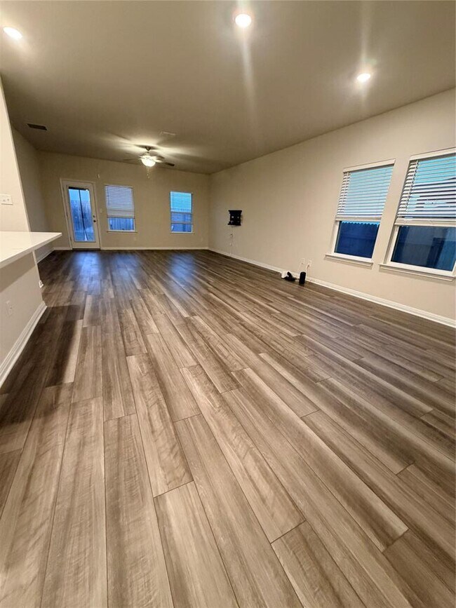 Foto del edificio - 1645 Settlers Glen Dr