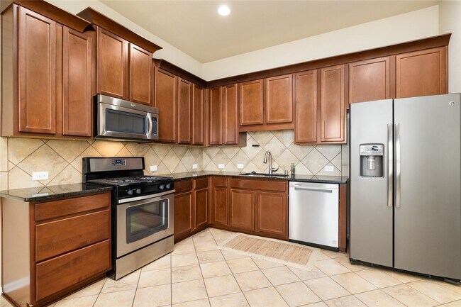 Foto del edificio - 9420 Savannah Holly Dr