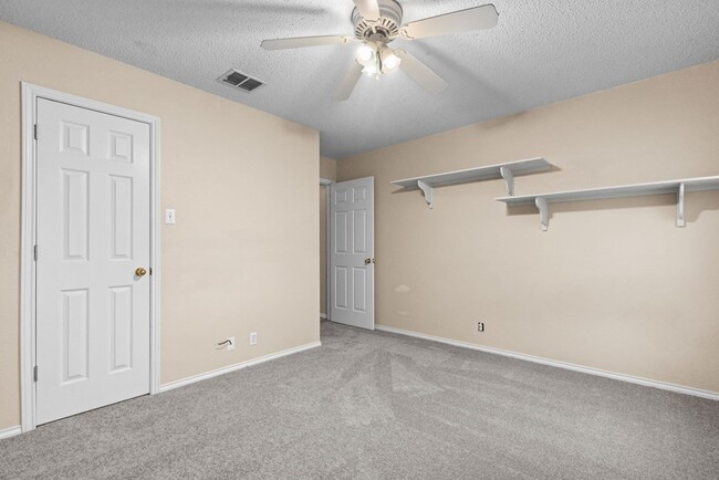 Foto del edificio - 2503 Hoya Dr