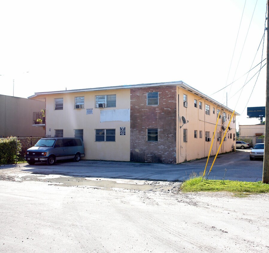Primary Photo - 580 NW 64th St