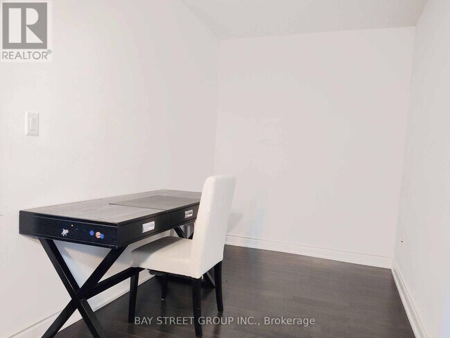 Photo du bâtiment - 388-6388 Yonge St