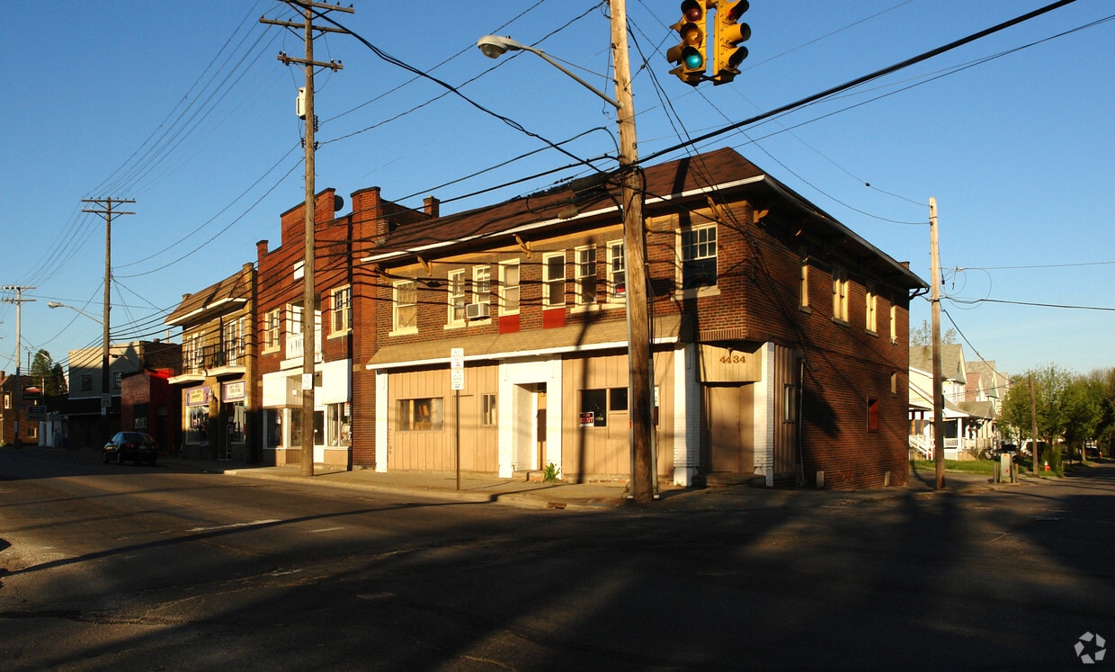 Primary Photo - 4434 Warner Rd