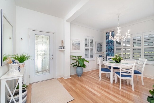 Foto del edificio - 4482 Waterscape Ln