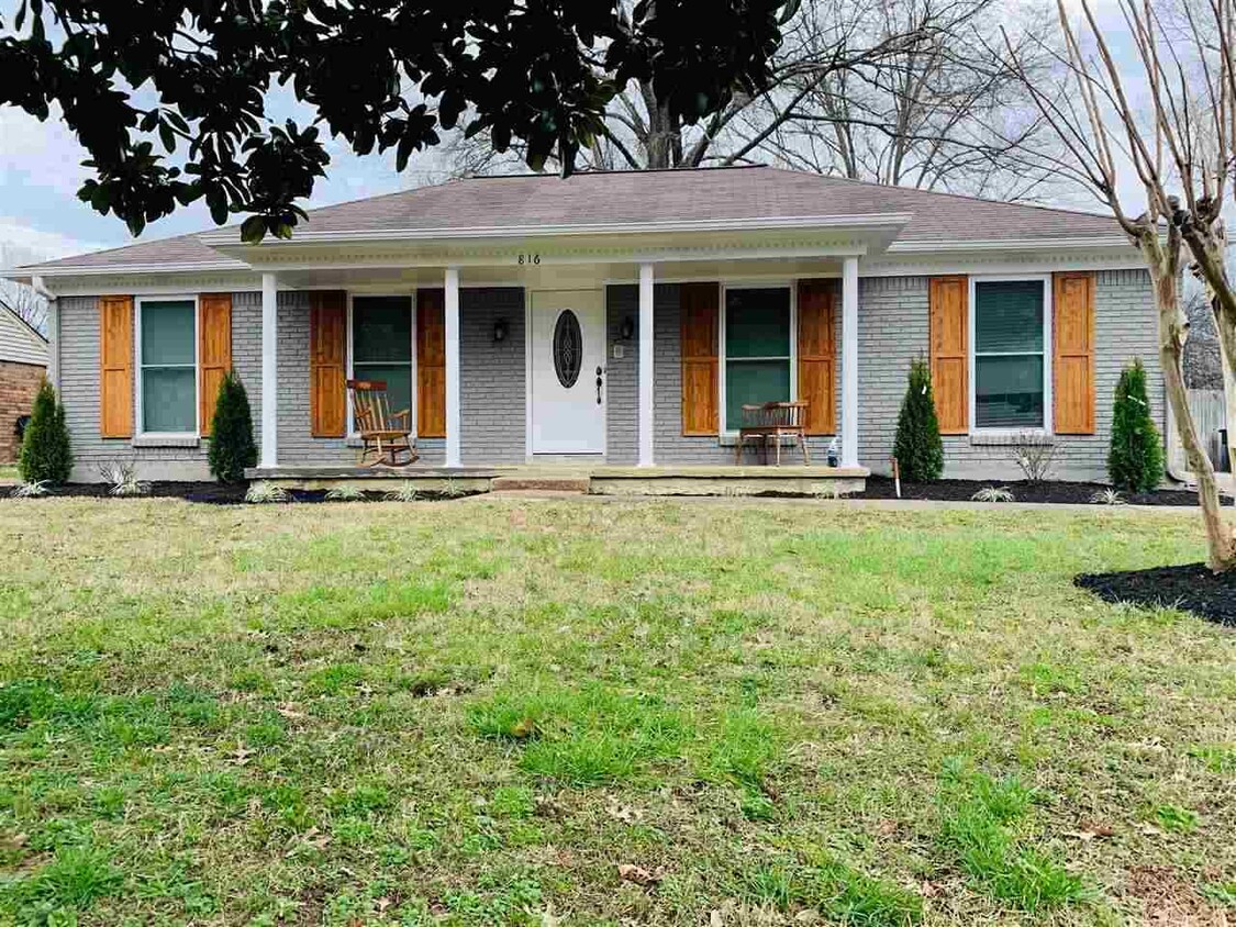 Primary Photo - 816 Quail Chase Ln
