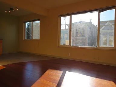 Foto del edificio - Beautiful 2Bedroom Located just steps from the  Cafes, Restaurants,  Bars and Shopping