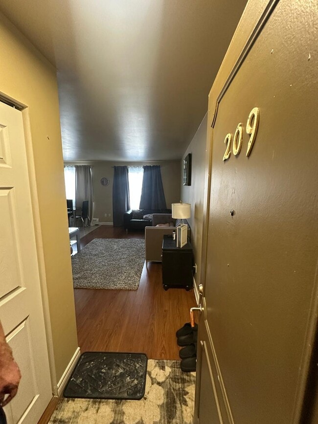 Building Photo - 110 Rue Turenne