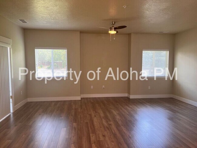 Foto del edificio - 3534 E Grand Forest Dr