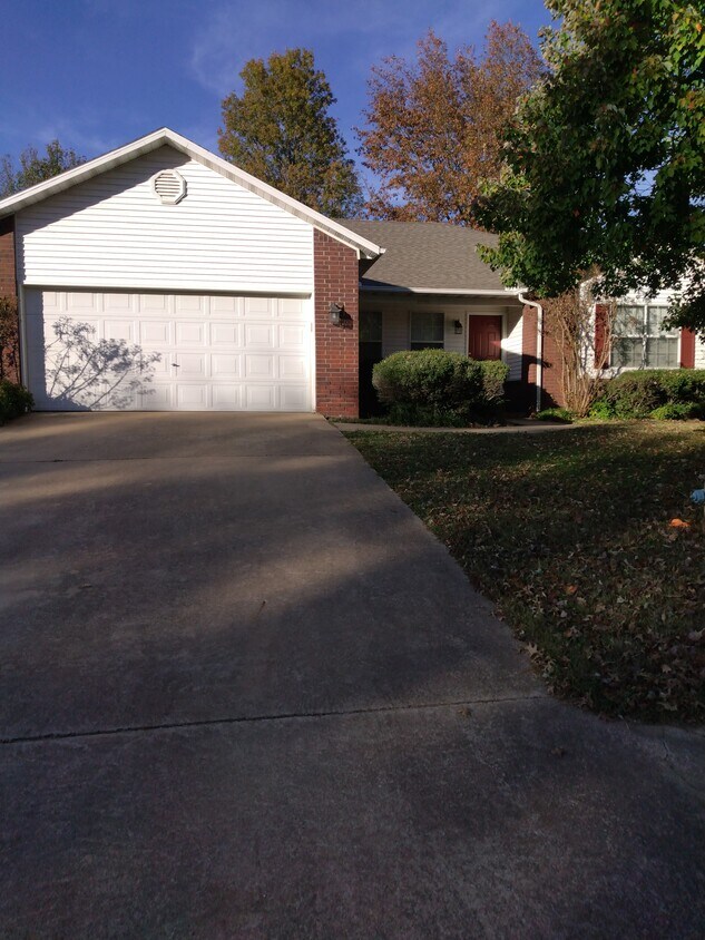Foto principal - 2598 W Arthur Hart St