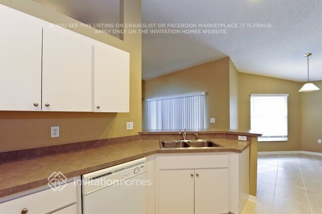 Foto del edificio - 331 Cloverdale Rd