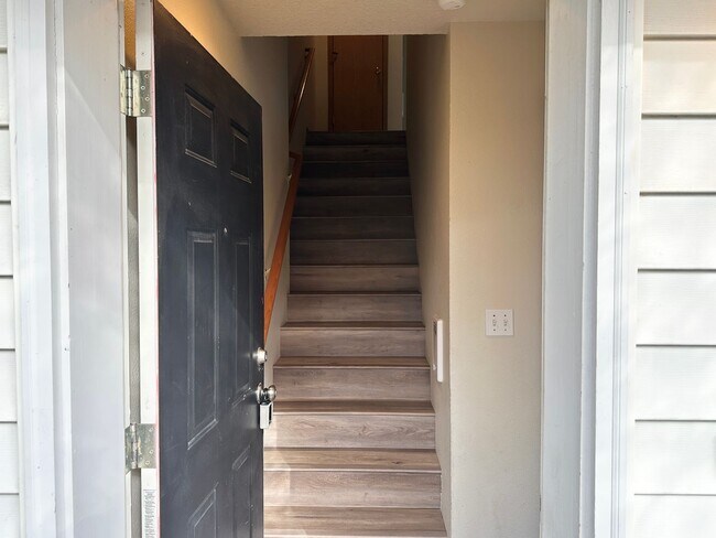 Foto del edificio - *HALF OFF first full month of rent!* Darli...
