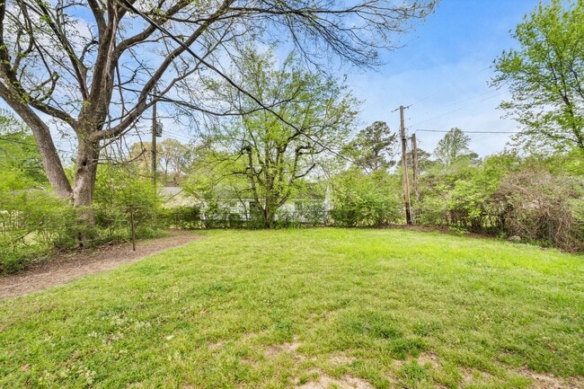 Building Photo - Fully Renovated Whitehaven Gem - Open To Section 8