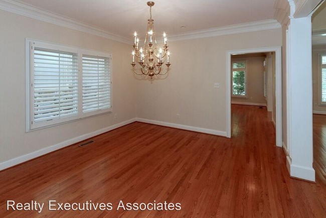 Building Photo - 3 br, 3.5 bath House - 1011 Water Place Way