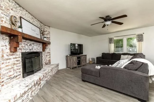 Foto del edificio - 533 Hightrail Dr