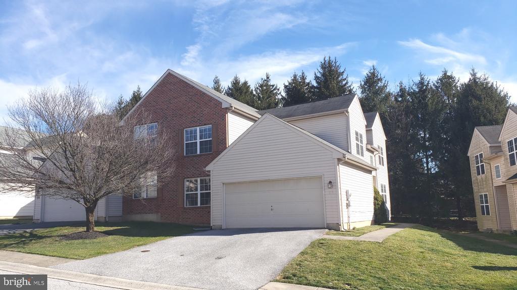 Primary Photo - 26 Saddle Ridge Ct