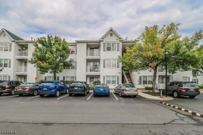 Building Photo - 535 Waterford Dr
