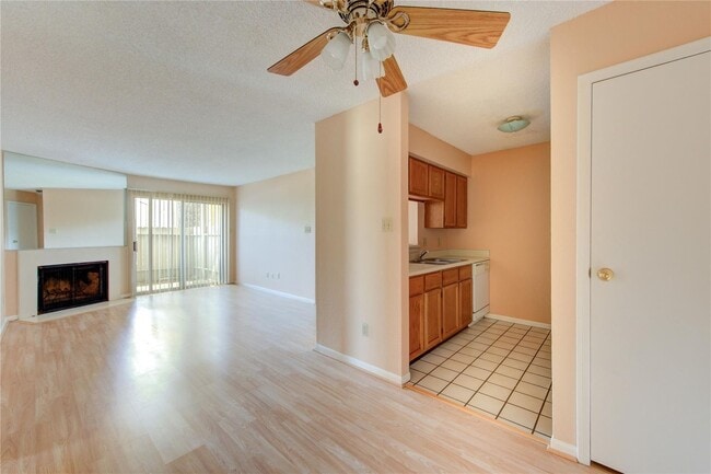 Building Photo - 2120 El Paseo St