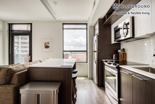 Foto del edificio - 11850 Freedom Dr