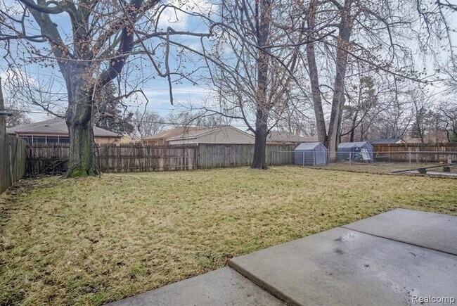 Foto del edificio - 24261 Condon St