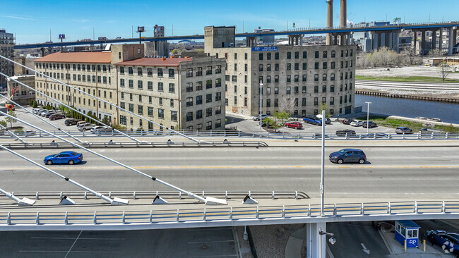 Alternate Angle - River Place Lofts