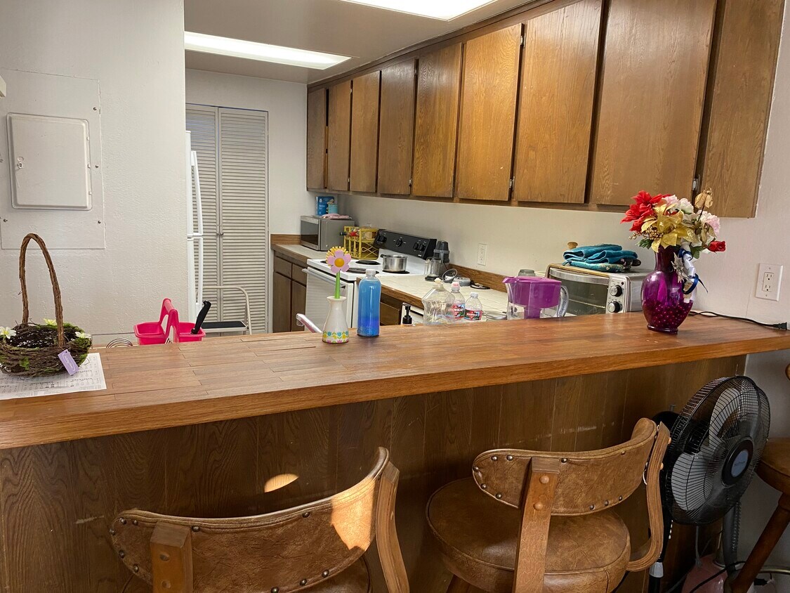 Kitchen - 8328 Marina Pacifica Dr N