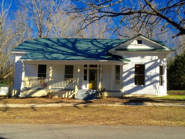 Building Photo - 1019 North St