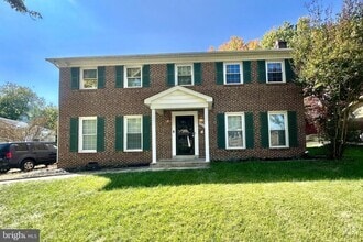 Building Photo - 9805 Binyon Ct