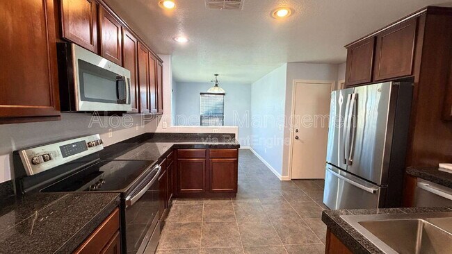 Foto del edificio - 36532 W Barcelona Ln