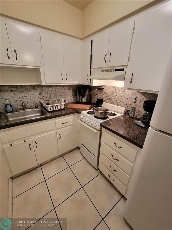 Primary Photo - 1814 E Oakland Park Blvd