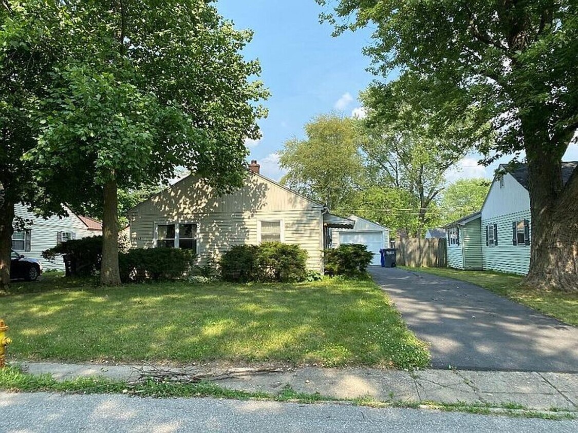 Primary Photo - Completely updated 3 bedroom 1.5 bath home