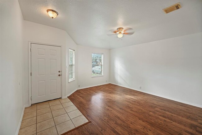Building Photo - 21402 Somerset Park Ln