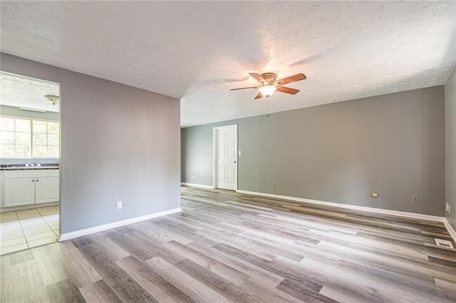 Foto del edificio - 806 Houndstooth Trail NW