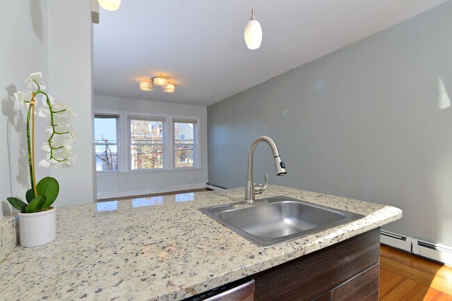 Foto del edificio - Great location! Updated 3 bedroom 1 Bathro...