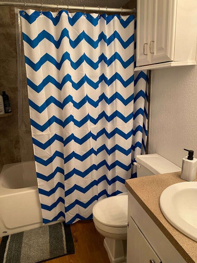 Building Photo - North Campus 1x1 @ University Quarters