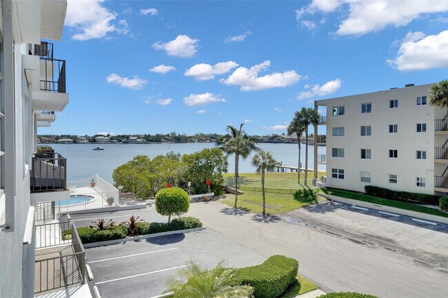 Foto del edificio - 301 Croton Ave