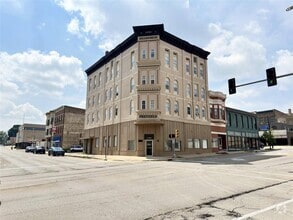 Building Photo - 26 S Galena Ave