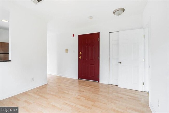 Building Photo - 909 S 20th St