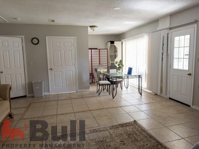 Foto del edificio - 11725 Ruby Lake Rd