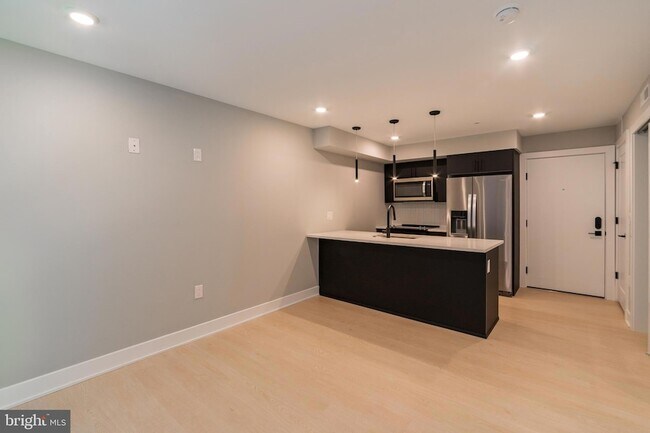 Foto del edificio - 6604 Ridge Ave