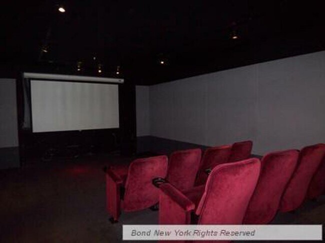 Foto del edificio - 323 W 96th St