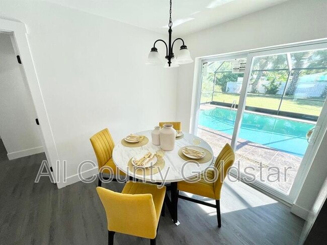 Foto del edificio - 4128 Durant St
