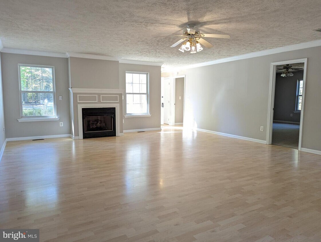 Primary Photo - 11510 Wisteria Ct