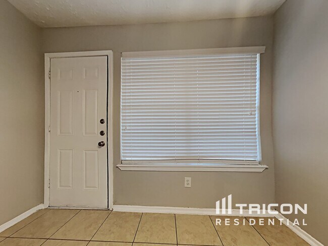 Foto del edificio - 7235 Daylight Ln