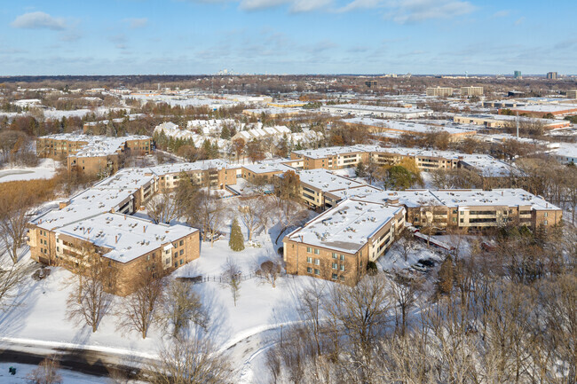 Aerial Photo - Windwood Condominiums