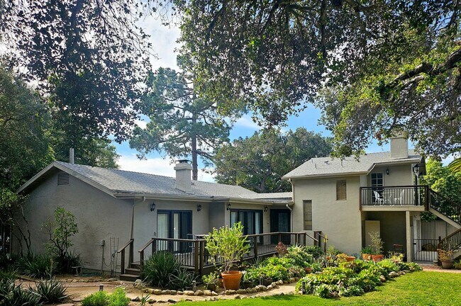 Building Photo - 2635 Puesta Del Sol