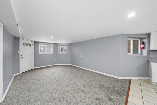 Building Photo - 3353 W Evergreen Ave