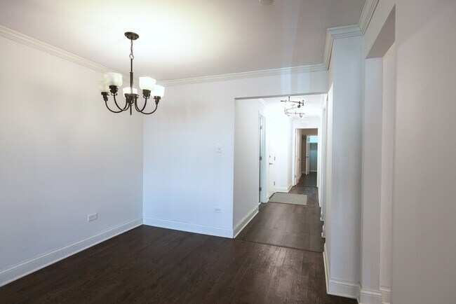 Building Photo - 2710 Central St