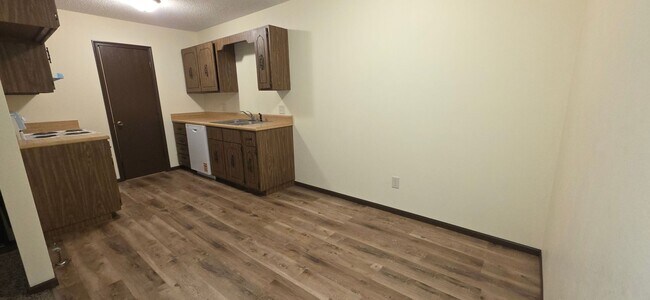 Foto del edificio - 3 Bedroom 2 Bath with Garage! South by Bat...