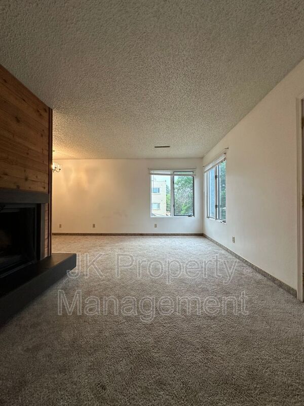 Building Photo - 3516 11th Ave S