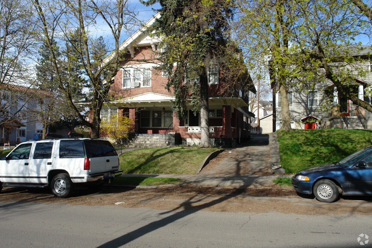 Building Photo - 428 S Hemlock St